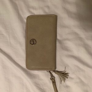 Roots wallet